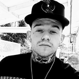 Meet your Posher, Dustin